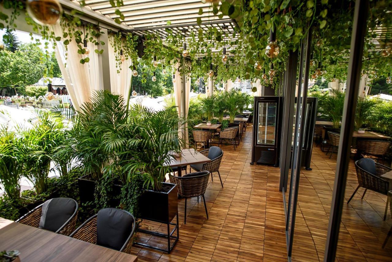 Ramada By Wyndham Ramnicu Valcea Hotel Buitenkant foto