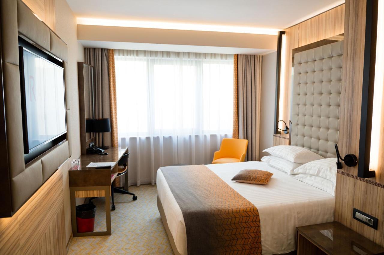 Ramada By Wyndham Ramnicu Valcea Hotel Buitenkant foto