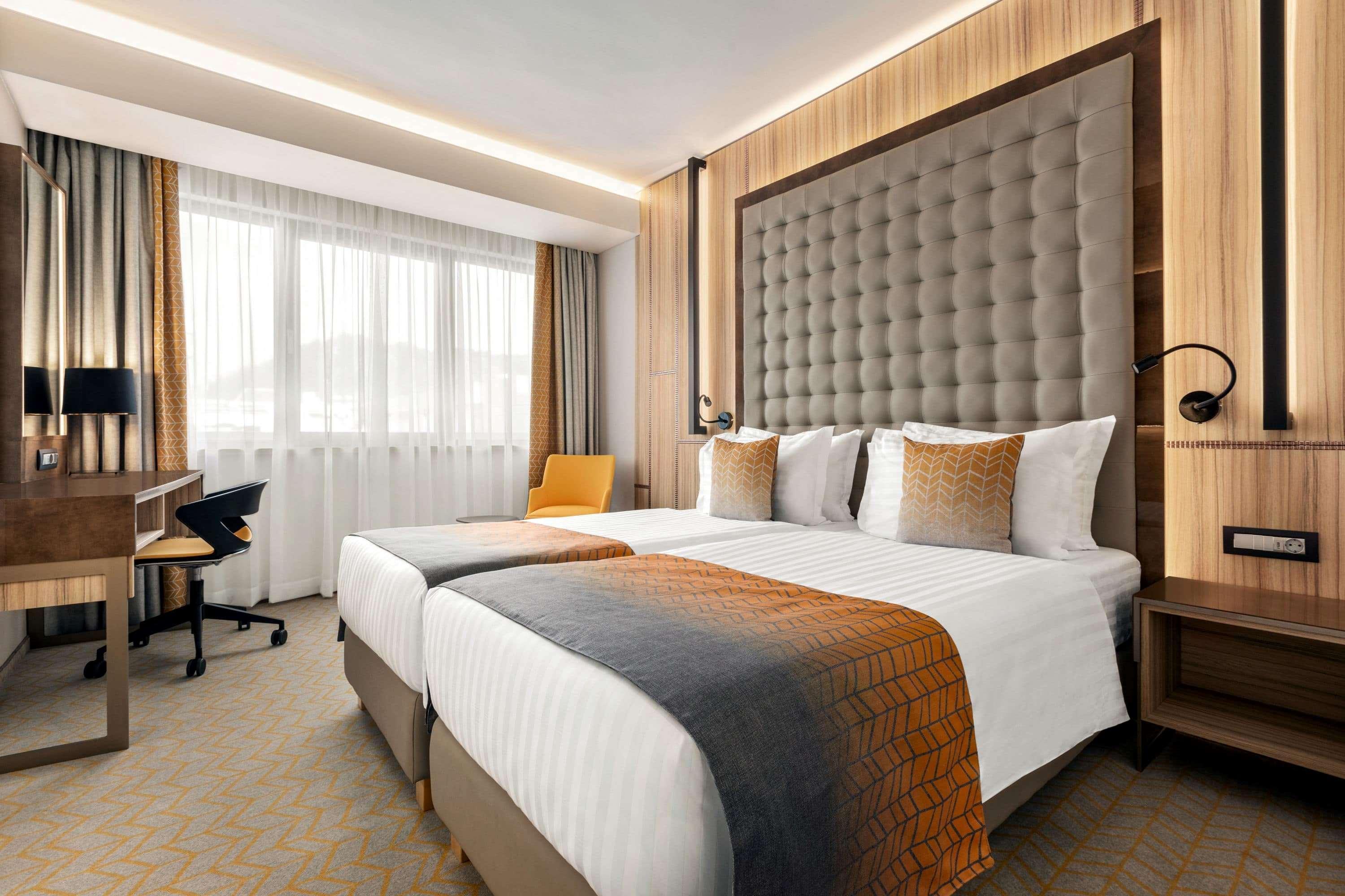 Ramada By Wyndham Ramnicu Valcea Hotel Buitenkant foto