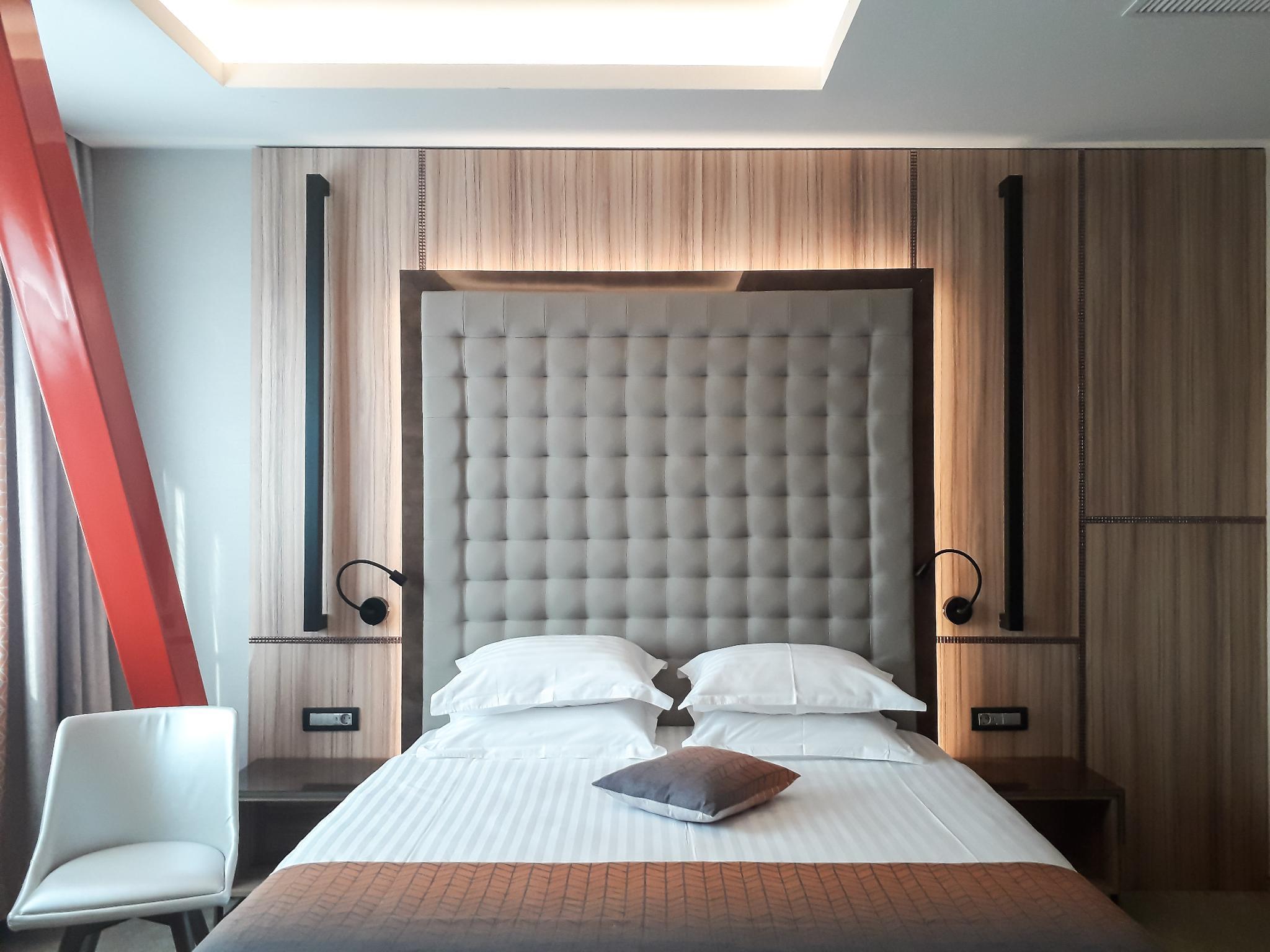 Ramada By Wyndham Ramnicu Valcea Hotel Buitenkant foto